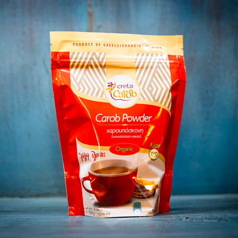 Carob Powder präsentiert im Showroom bei KRETA natürlich