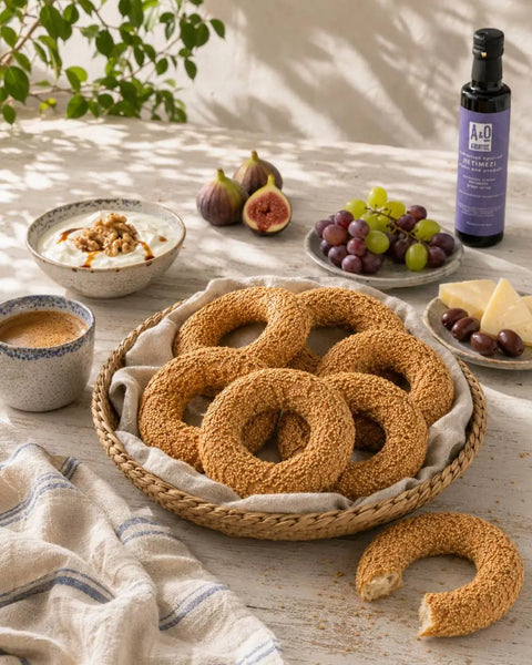 Koulouria Rezept: griechische Sesamkringel mit Olivenöl & Petimezi