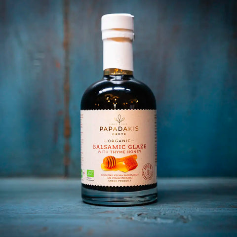BIO Balsamico Essig Creme von Papadakis mit Thymian Honig. Ein wahrer Genuss für viele kreative Ideen, wie Grillgemüse und Salate. 