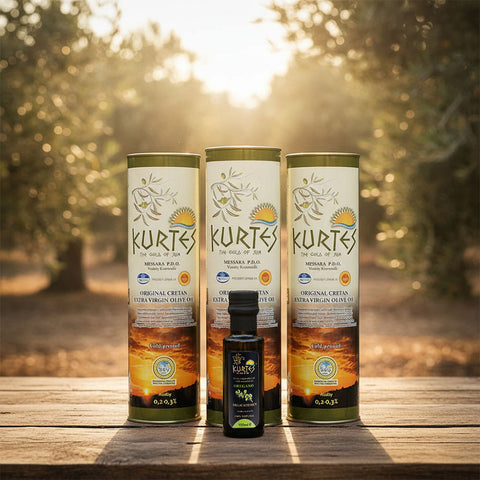 Set aus 3 x 1 L Kurtes extra nativem Olivenöl und einer 100 ml Flasche Olivenöl mit Oregano Aroma aus Kreta